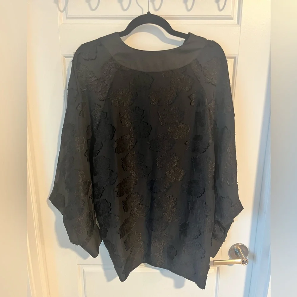 Smythe Jacquard Kimono Blouse - Picture 2 of 8